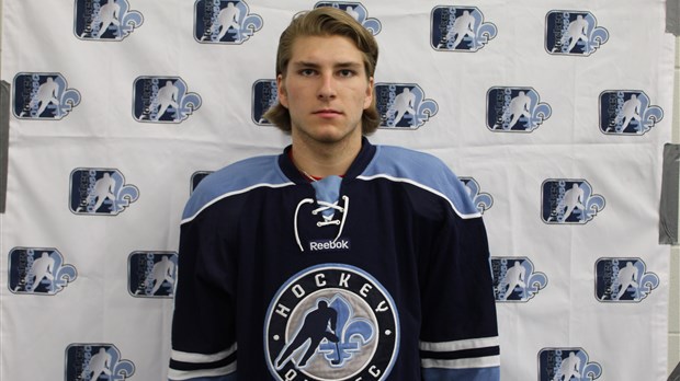 Le hockeyeur Jérémy Roy avec l'équipe du Québec